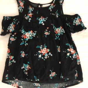 Black cold shoulder tang top